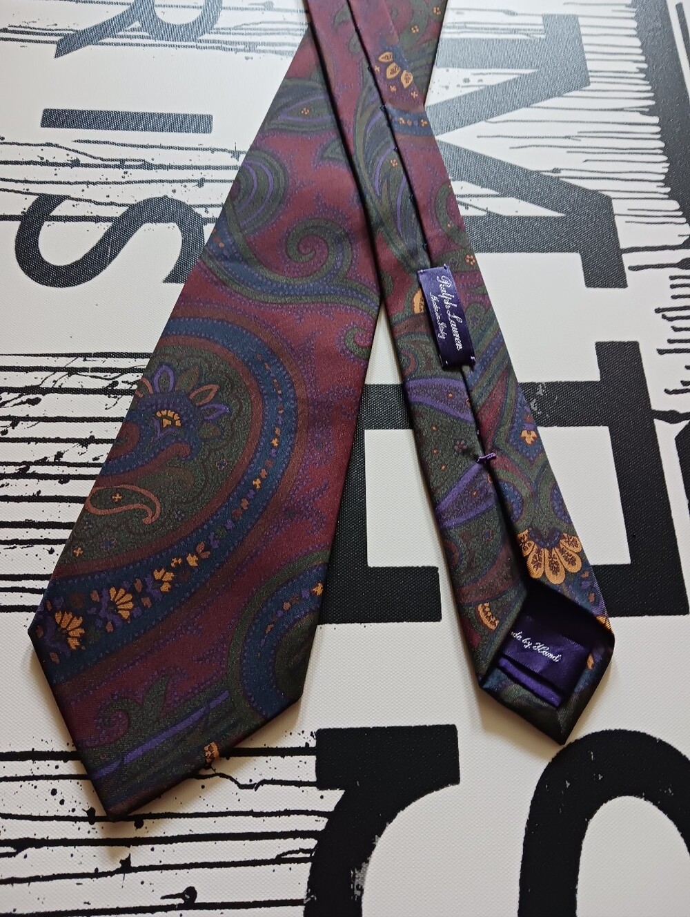 Ralph Lauren Purple Label Pa8sley Tie , 4' x 59"